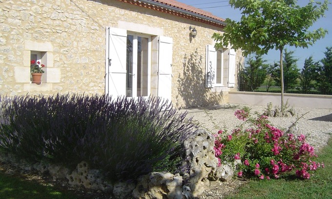 Mauroux House | Furnished barn with all comforts, beautiful view of the valley
