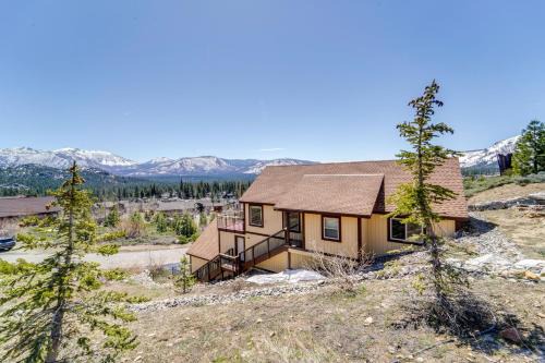South Lake Tahoe House | Furnished Deck and Gas Grill South Lake Tahoe Home!