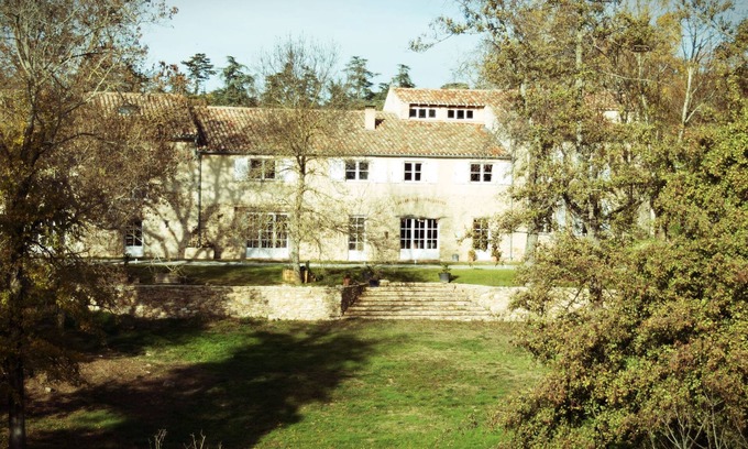 Brousses-et-Villaret Apartment | furnished gite in an estate