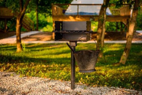 Stanton Other | Furnished Glamping Tent/Red River Access/King Bed
