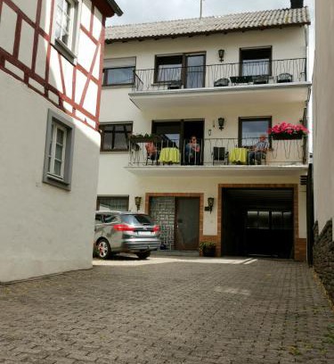 Bruttig-Fankel House | Gästehaus Andrea Blatt