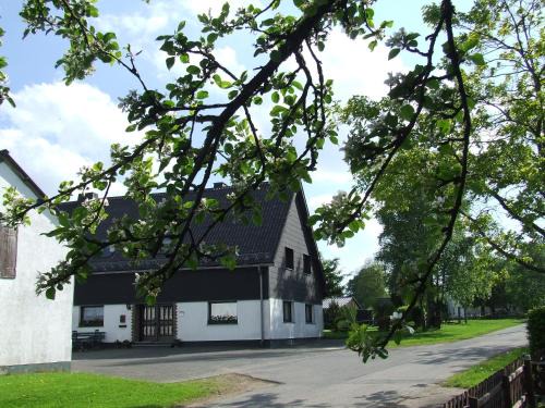Hellenthal House | Gästehaus Jütten