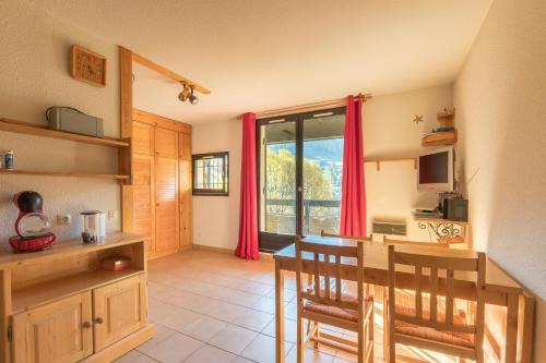 Vars Apartment | Génépi - Studio pour 5 vue montagne