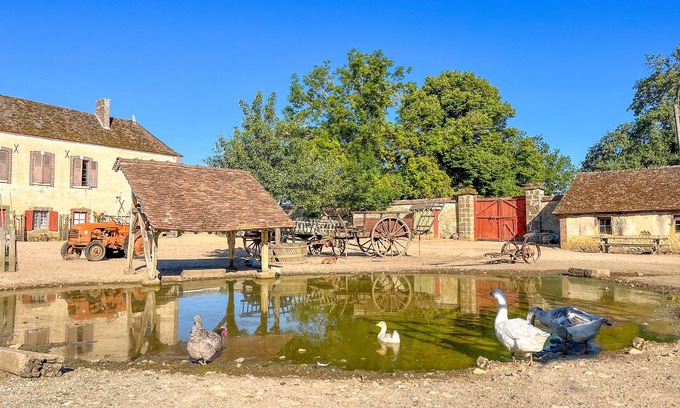 Saint-Fargeau Other | Gîte à la Ferme . À 9km de Guédelon, à 800m du Château de Saint-fargeau