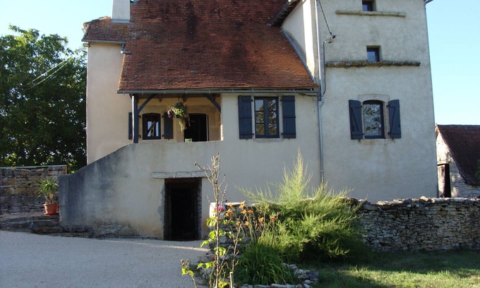Ambeyrac House | Gîte chez Henri 10 persons