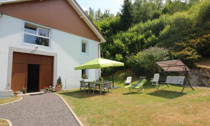 Granges-Aumontzey House | Gîte Confortable en Pleine Forêt avec Étang, Idéal pour Familles et Amis - FR-1-589-154
