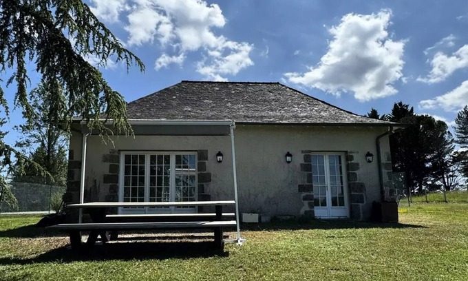 Brive-la-Gaillarde Villa | Gîte de France 4 persons