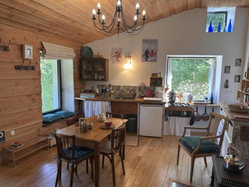 La Chabanne House | Gîte L'Échappée Belle - Havre de paix dans la Montagne Bourbonnaise - FR-1-489-591