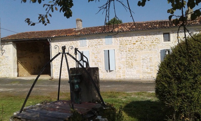 Montpellier de Medillan Villa | Gîte L'égoa se Situant Dans un Petit Hameau à 17km des Plages Charentaise