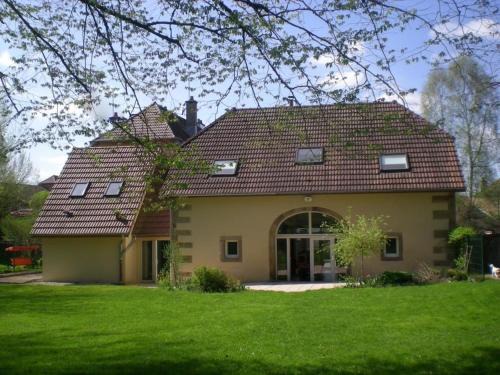 Clairegoutte House | Gîte Le Séquoia: Confort pour 17 personnes, idéal pour randonner dans les Vosges Saônoises - FR-1-583-426