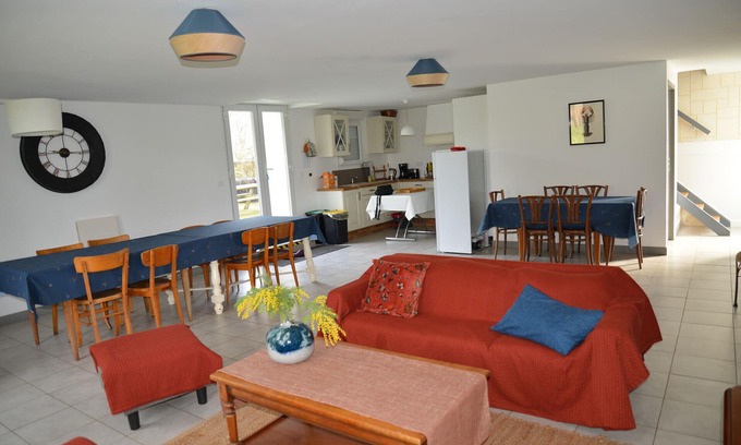 Sainte Gemme House | Gîte Platane - 3* - Large capacity - 5 bedrooms - 12 pers - Swimming pool.
