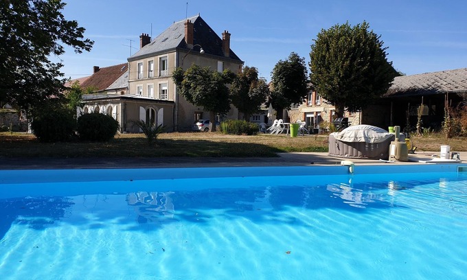 Bussiere-Dunoise House | Gîte, swimming pool, sauna.