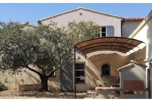 Boulbon House | Gîtes du Cigalon et de la Montagnette