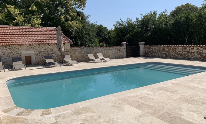 Bourrou House | Gîtes of the Château de Monciaux: Gîte des Pommiers1 room, tennis, swimming pool