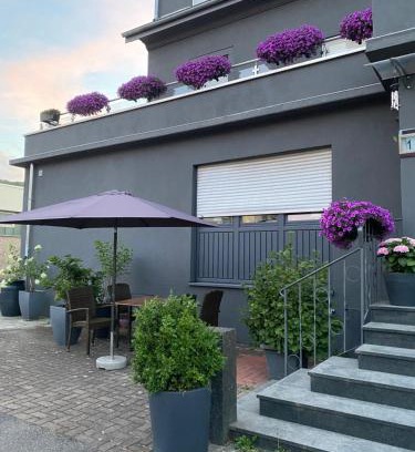 Loerrach Apartment | Günstiges grünes Ferienzimmer mit separater moderner Dusche