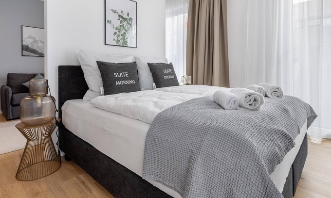 Guetersloh Apartment | Gütersloh Eickhoffstr | Suite L + SB + Balcony (LT)