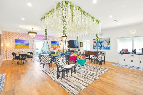 North Hollywood Apartment | G- Luxe NoHo Family Home near Universal 15m and Hollywood 10m