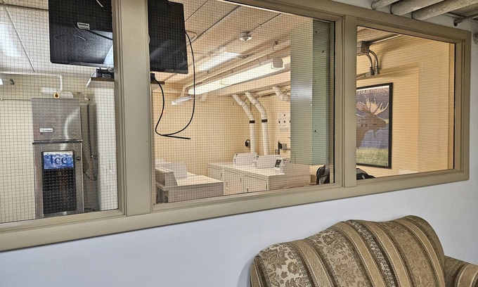 Lincoln Condo | G204A By Loon Res/Hotel room, in-rm jet tub, pool/hot tub, near South Peak.