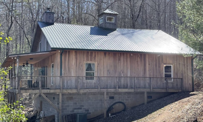 Choestoe House | GA Team House Cabin Sleeps many Blairsville Union County, GA