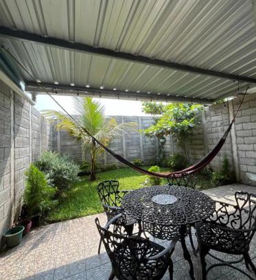Coatepeque House | Gabby House