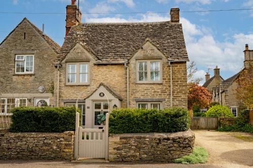 Meysey Hampton House | Gable Cottage