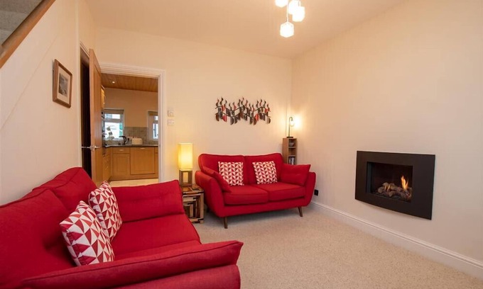 Braithwaite Cottage | GABLE END, family friendly, with open fire in Keswick