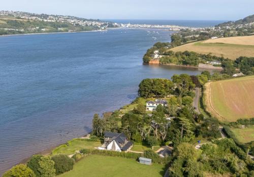 Combeinteignhead House | Gable View - Luxury Riverside Sanctuary