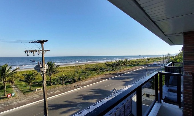 Matinhos Apartment | Gaivotas · Para você, toda a comodidade da beira da praia.