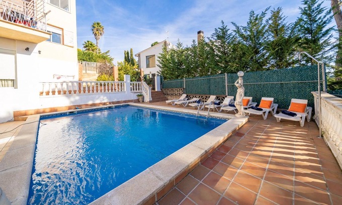 Condado del Jaruco Villa | GALA LUX, VILLA WITH POOL IN URBANISATION NEAR THE CENTER OF LLORET DE MAR