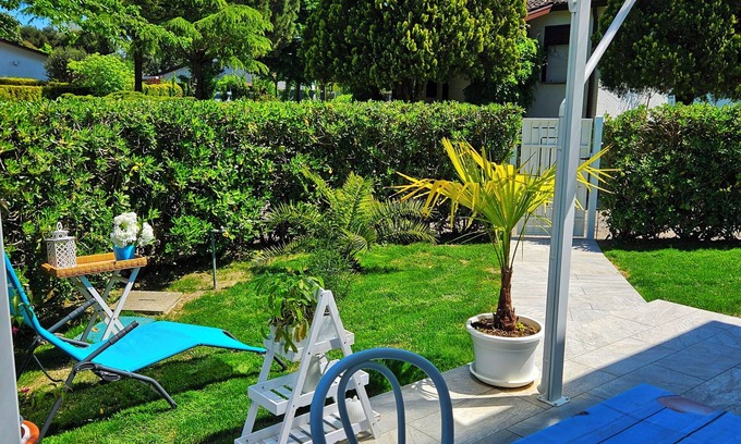 Lido delle Nazioni Villa | Galactic Sea: delightful cottage surrounded by greenery just minutes from the beach