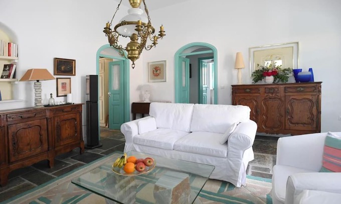 Exomvourgo Apartment | Galatea House First floor with terraces