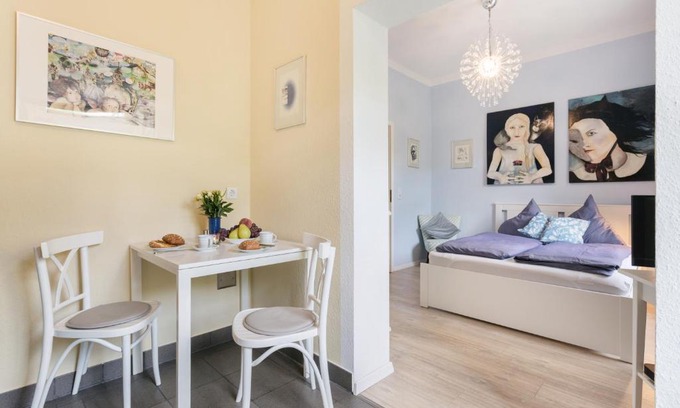 Leipziger Vorstadt Apartment | Galeriewohnung in der Neustadt