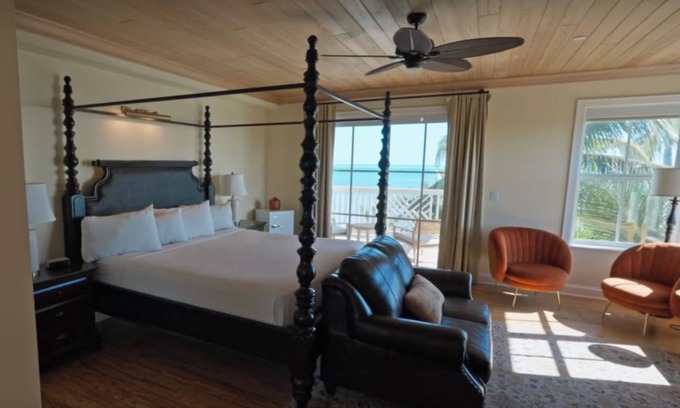 Marathon House | Galleon Suite at Grassy Flats Resort