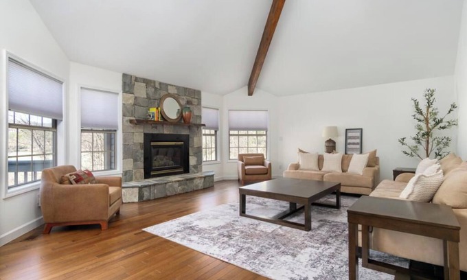 Stonecrest House | Gallery Greens at Rumbling Bald