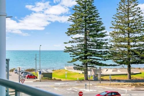 Victor Harbor Apartment | Gallery Resort Style Penthouse No 13