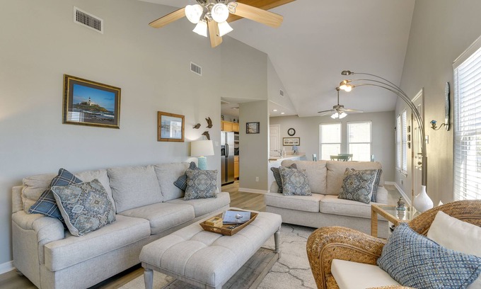 Pirates Beach House | Galveston Getaway: Spacious Home < 1 Mi to Beaches
