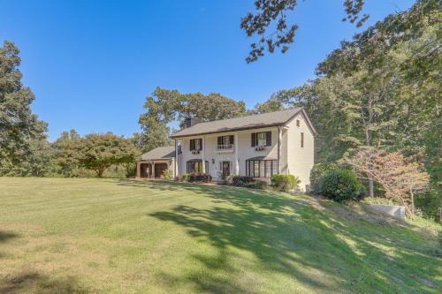 Gainesville House | Game Room and Pond Spacious Gainesville Getaway!