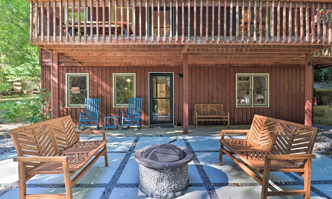 Weaverville House | Game Room + Fire Pit: Weaverville Family Home!