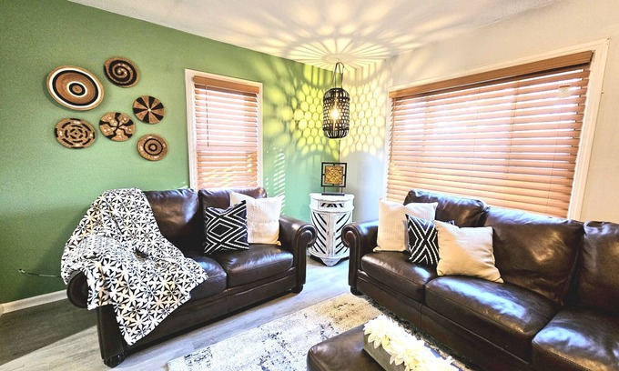 Cleveland House | Game room. FULLY fenced. Safe and quiet neighborhood