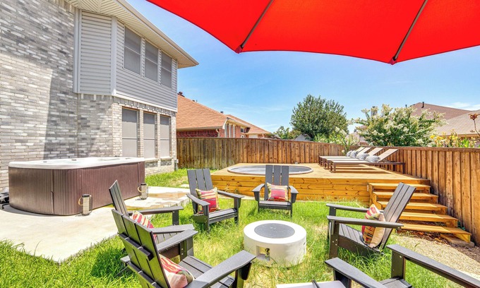 South Arlington House | Game Room, Hot Tub & Pool! Grand Prairie Getaway