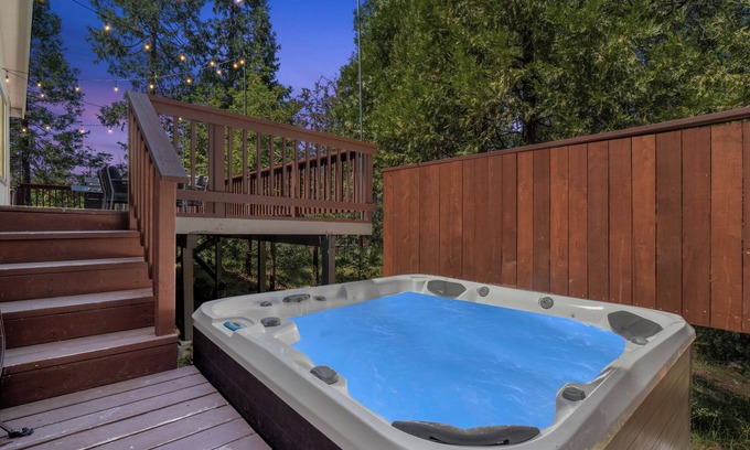 Oakhurst House | Game Room - Hot Tub - Fire Pit - 25 min 2 YosemitenEV Charger Level 2