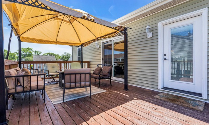 Ocean Gate House | Game Room, Kayaks, Steps to the Ocean!