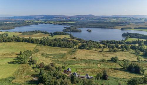 Port of Menteith House | Gamekeeper's Lodge- a cottage with a spectacular view