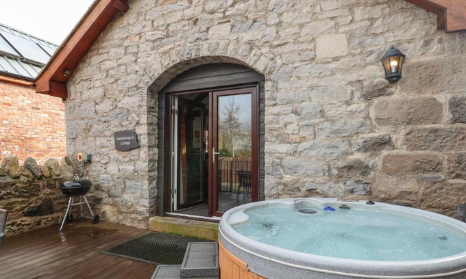 Saint Asaph House | Gamekeepers Cottage