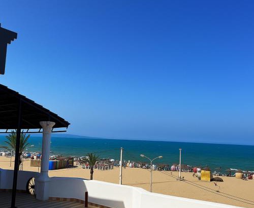 Raoued plage House | Gammarth Blue Rooftop, Pieds dans l'eau, Terrasse panoramique face à la mer