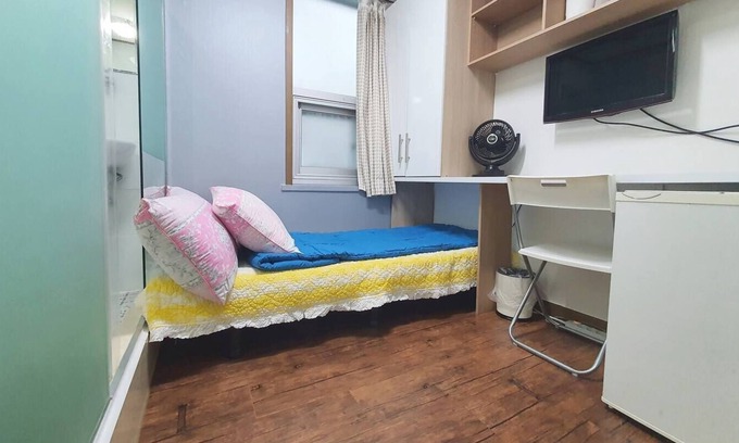 Sinsa-dong Apartment | Gangnam 2 min Apgujeong, Prvt Room&Bath, Woman