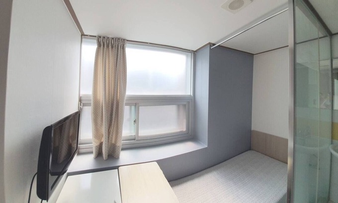 Sinsa-dong Apartment | Gangnam, 2min Subway Apgujeong ,FemaleOnly, Private Room & Bath, PlasticSurgery