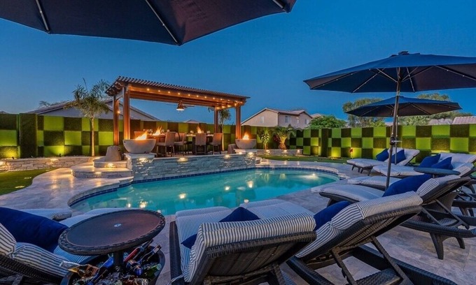 Peoria House | Gangster P 7BR/4Bath w/250k backyard/Arcade/Pool/Heated Pool & more