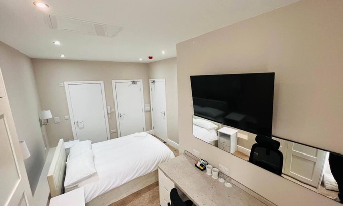 Stafford Apartment | Gaolgate Suites Self Check-in