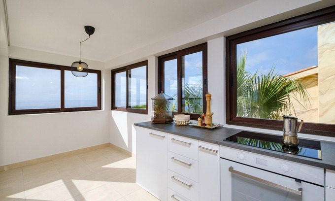 Garajau House | Garajau House - Sunrise to Sunset Ocean View House + Free Premier League